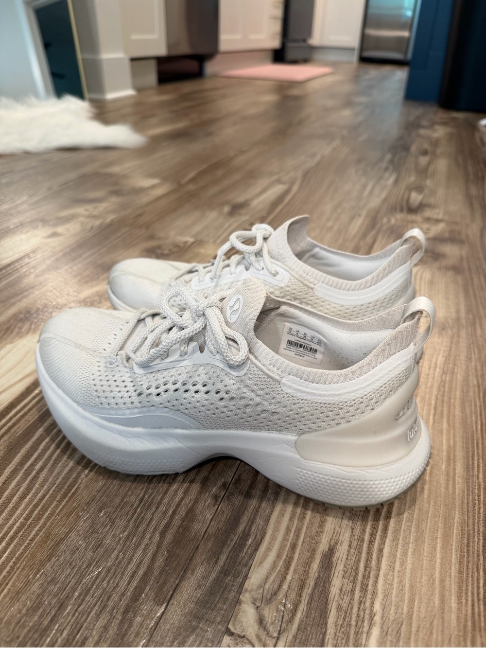 Lululemon Women’s Chargefeel 3
